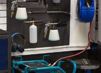 Ручная мойка 4 поста со зданием в собственность 