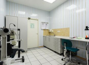 Медицинский центр на площади Восстания 