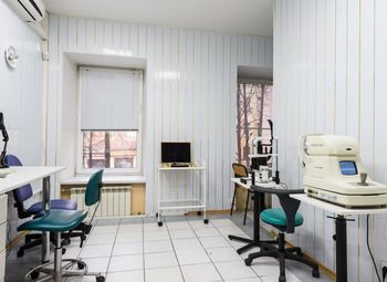 Медицинский центр на площади Восстания 