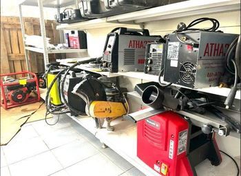 Пункт выдачи инструмента под брендом YouTool