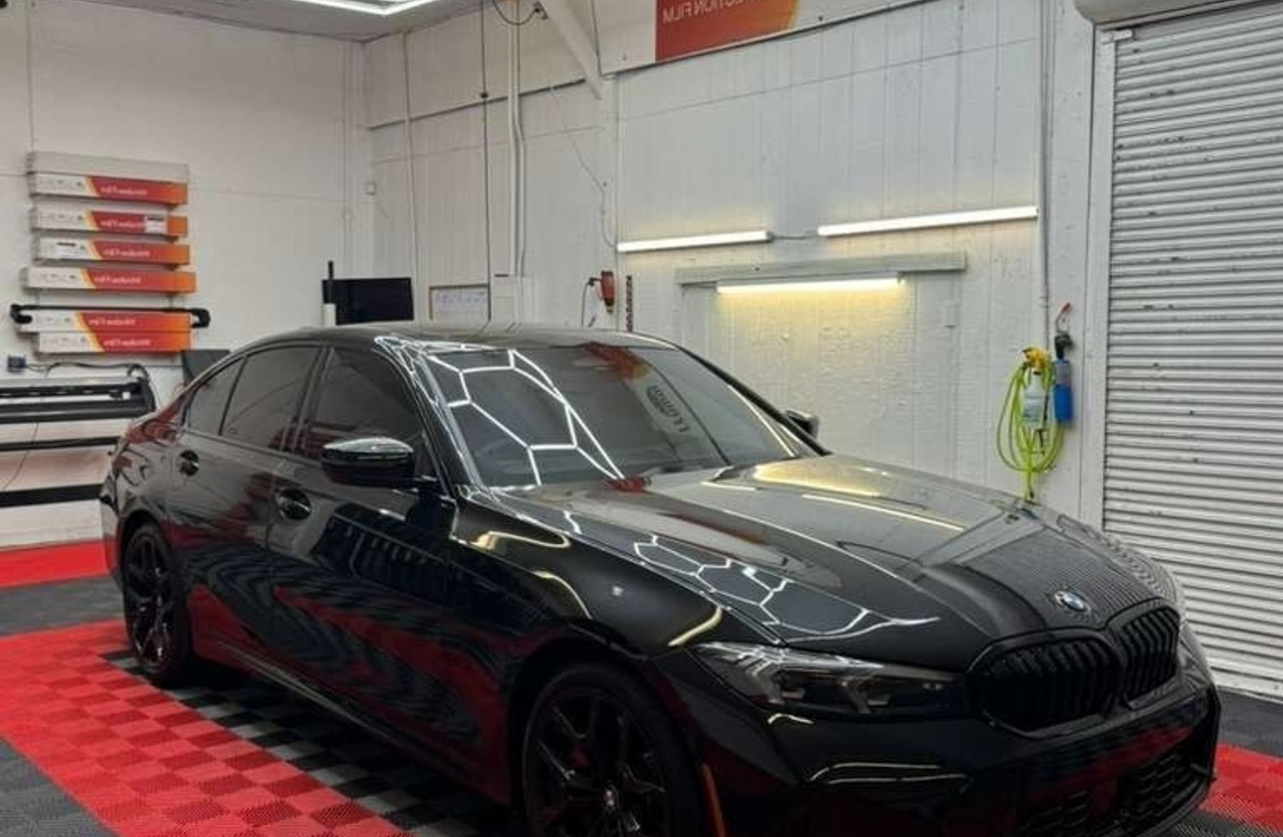 Автомойка 6 постов на 1-й линии у заправки/Прибыль 200 000 р/мес