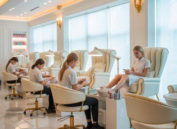 Премиальный салон красоты рядом с метро