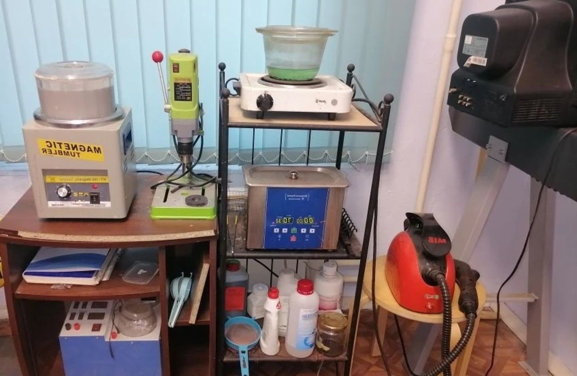 Ювелирная мастерская с оборудованием