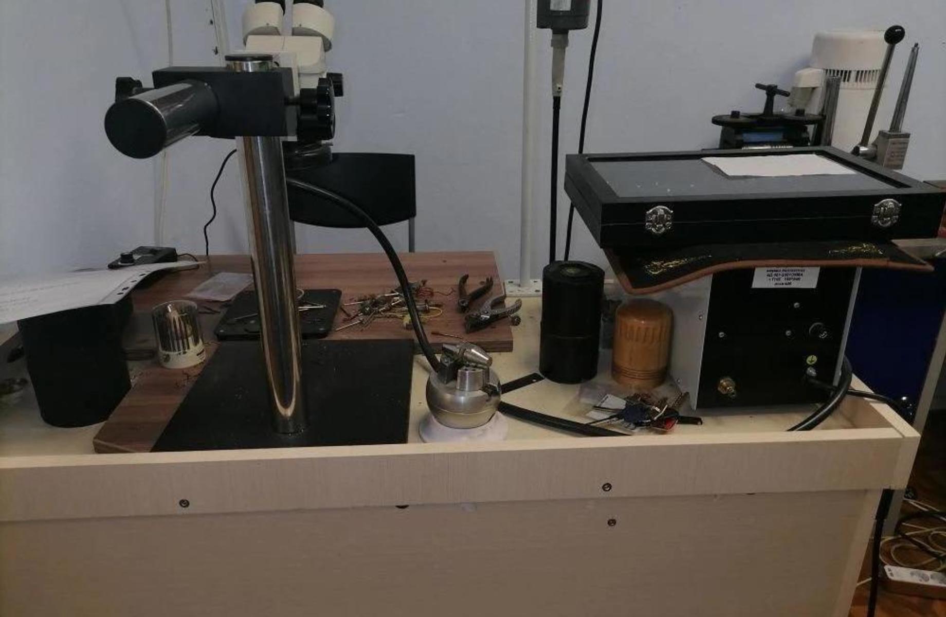 Ювелирная мастерская с оборудованием