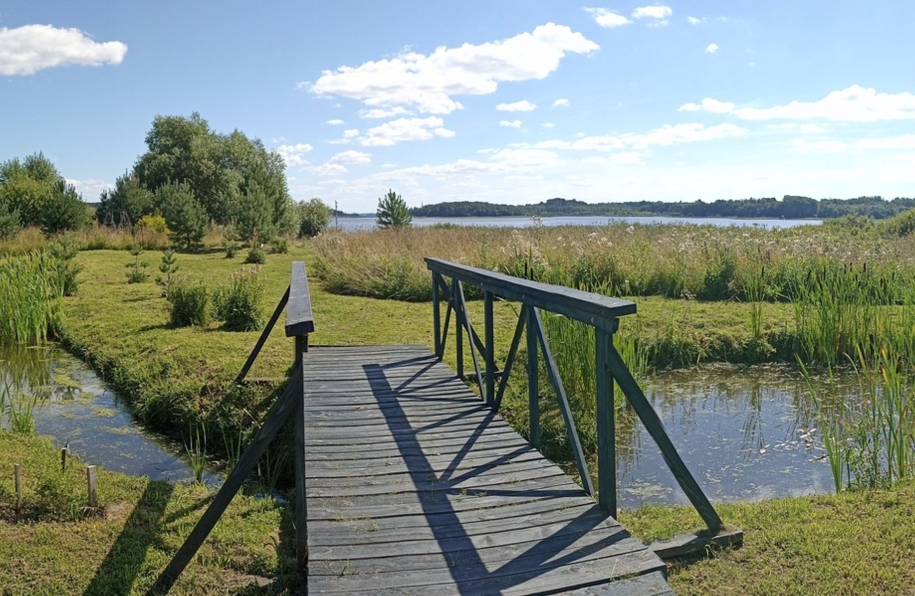 База отдыха на берегу озера Селигер