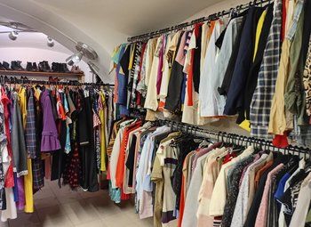 Секонд хэнд у студенческого городка