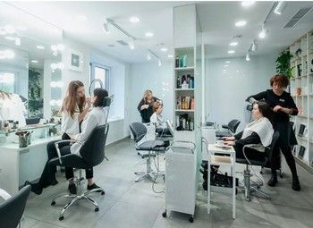 Салон красоты с наработанными клиентами
