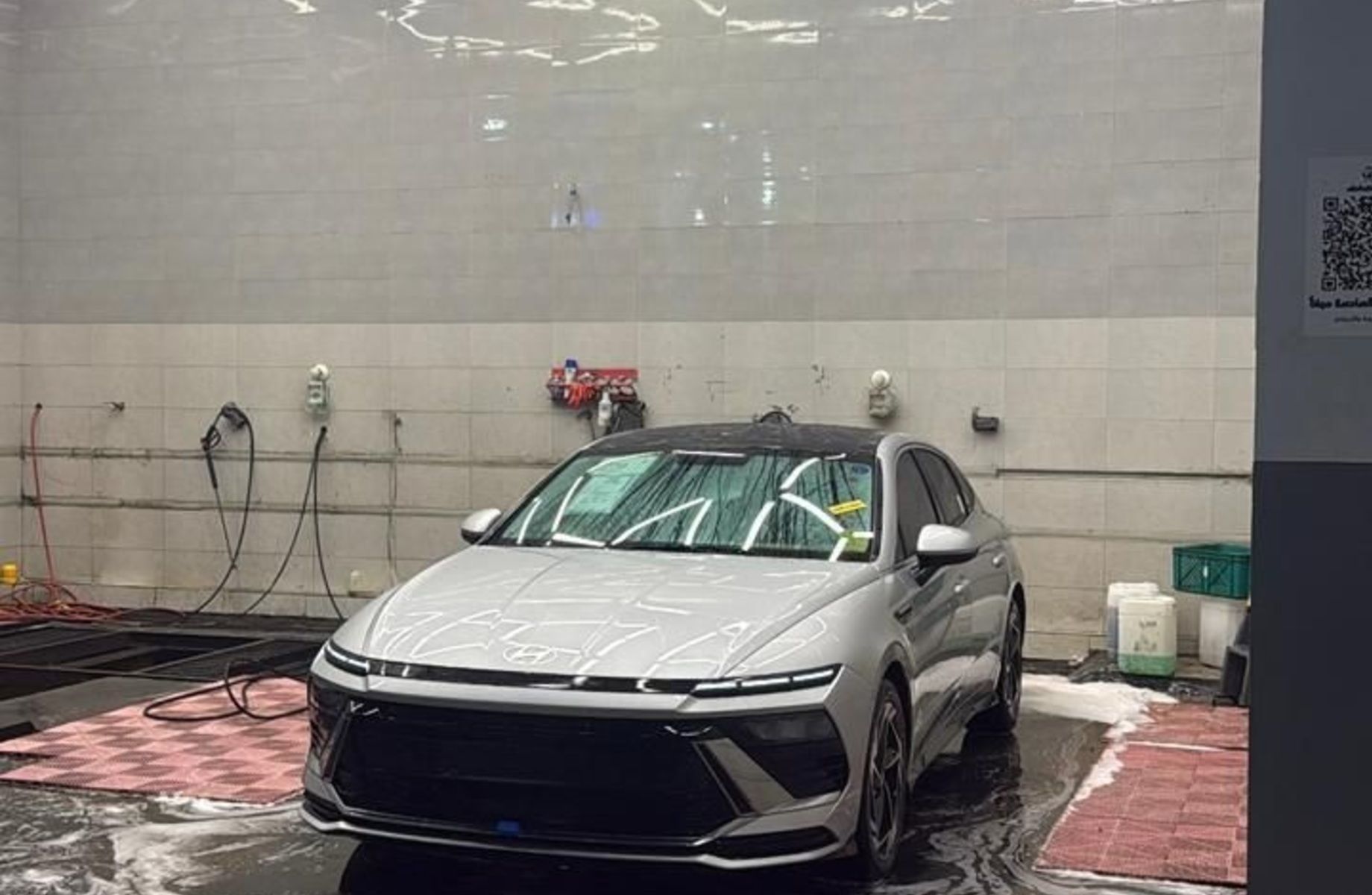 Фото 1 Автомойка 6 постов на 1-й линии у заправки/ Сквозной проезд