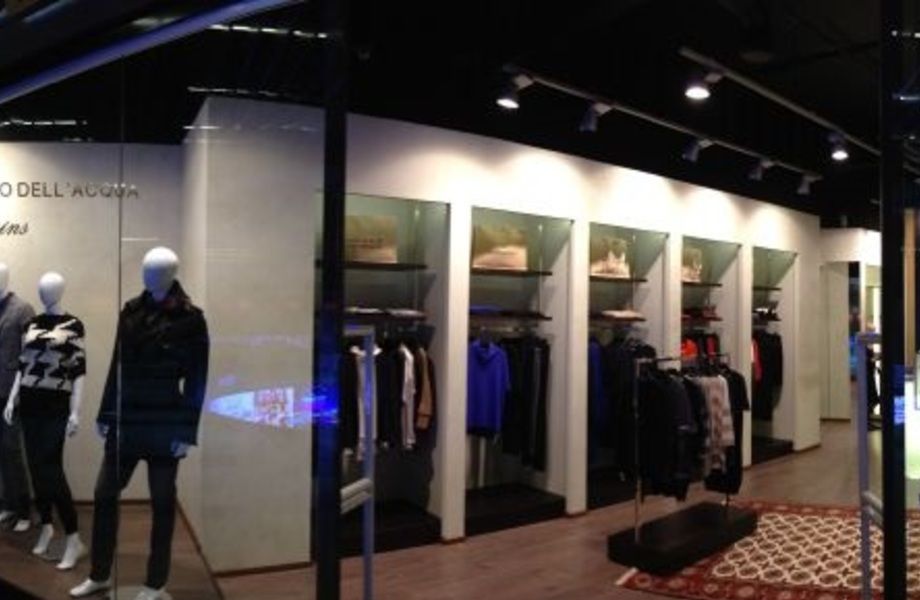 Фото 1 Бутик в популярном торговом центре