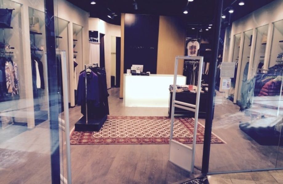 Фото 2 Бутик в популярном торговом центре