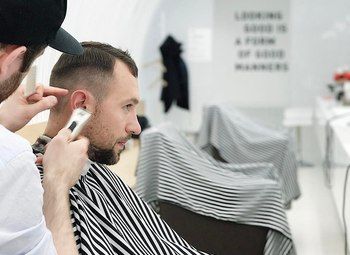 Фото Барбершоп в крупном Торговом центре в историческом центре города