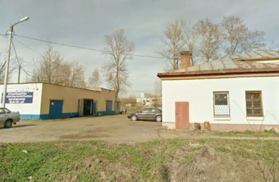 Автосервис с шиномонтажом и продуктовый магазин 