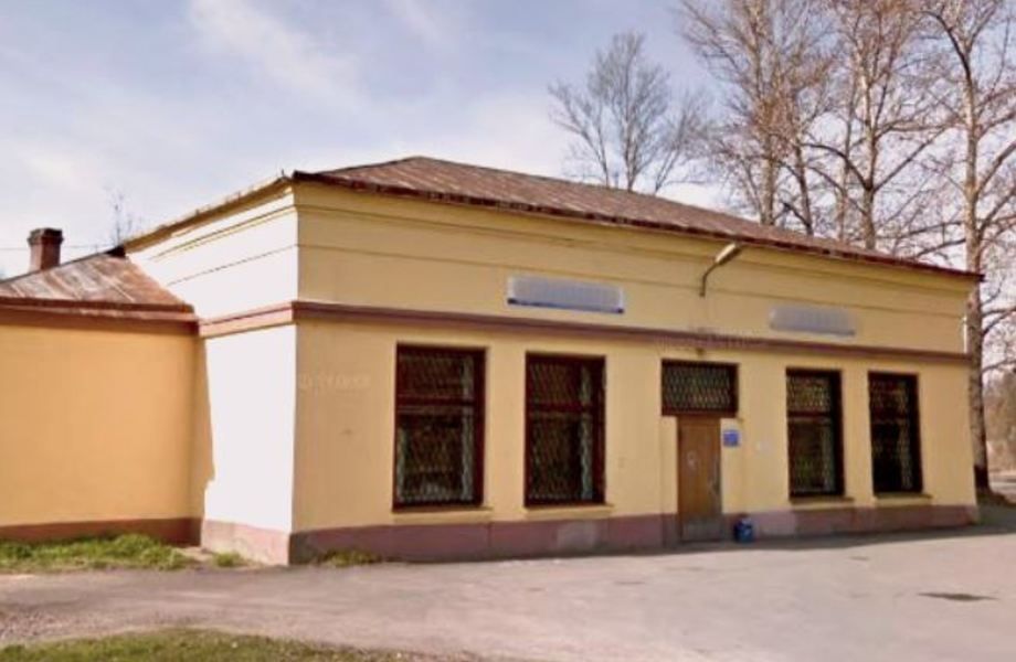 Автосервис с шиномонтажом и продуктовый магазин 