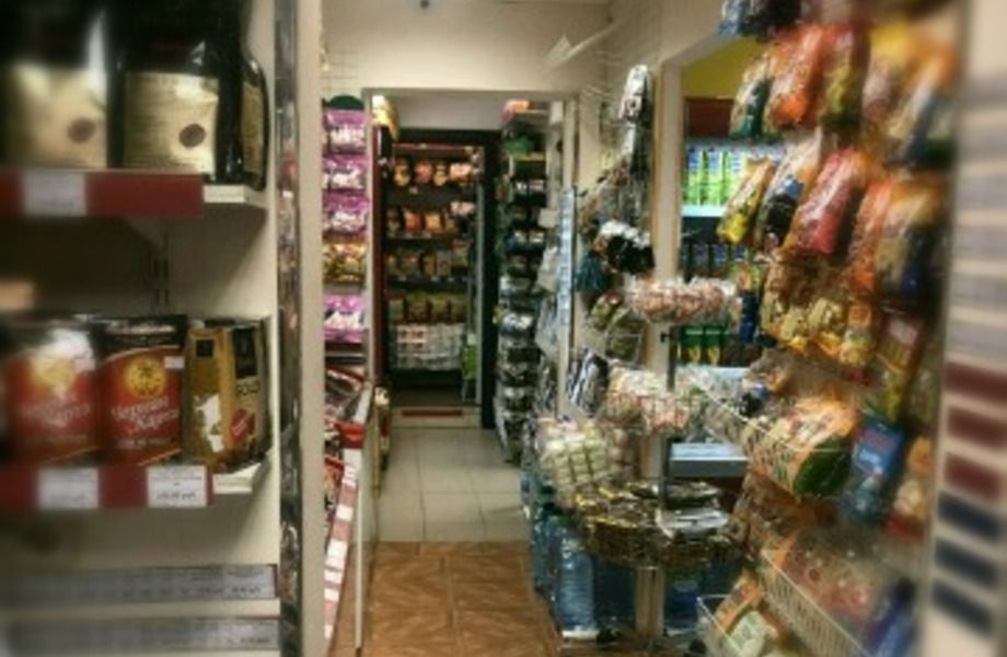 Фото 3 Продуктовый магазин рядом с институтом и школой