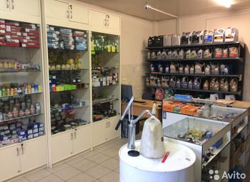 Магазин автозапчастей на 1 линии