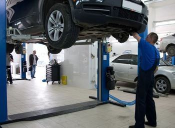 Автосервис с низкой арендой 2 поста на юге города