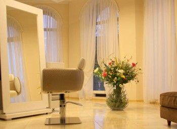 Салон красоты на первой линии с новым ремонтом