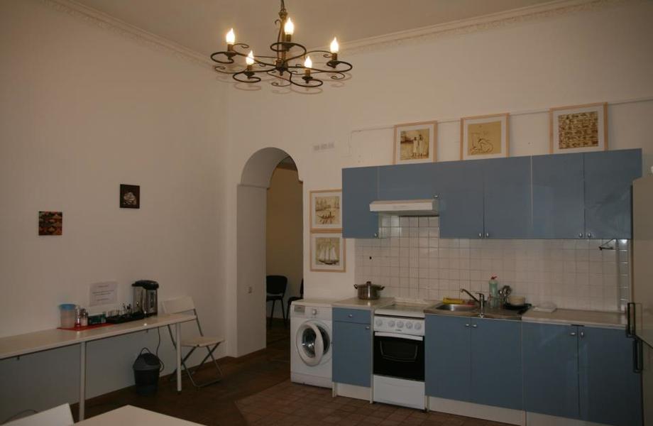 Фото 3 Популярный Хостел (Низкая аренда)