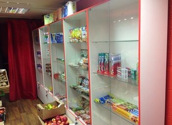 Фото Магазин овощи-фрукты в проходном месте