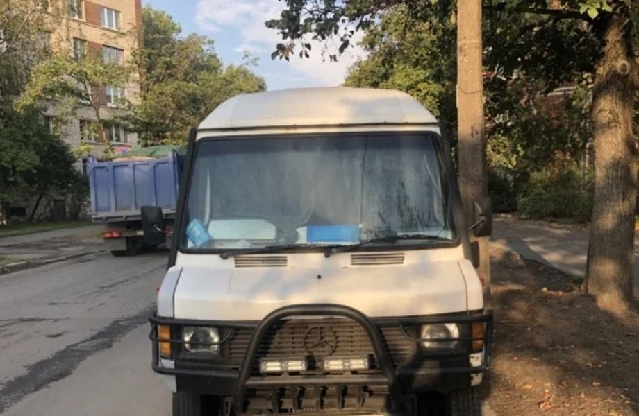 Фото 2 Выездной шиномонтаж на базе автомобиля Мерседес.