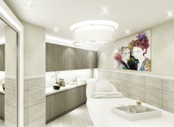 Стильный салон красоты в центре города 