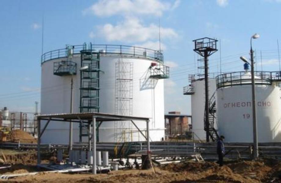 Полностью оборудованная нефтебаза