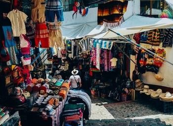 Фото Сувенирный стенд у Спаса на Крови.