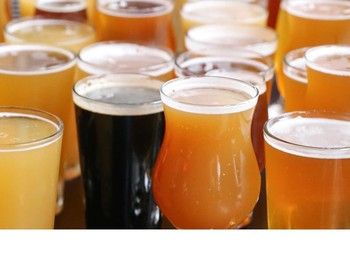 Магазин разливных напитков в густонаселенном районе