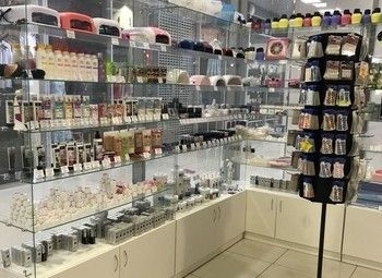Магазин профессиональной косметики около метро