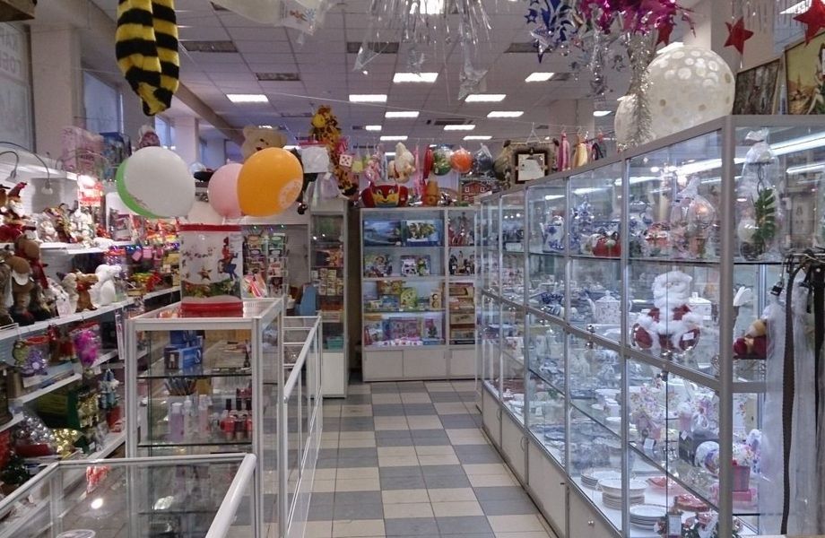 Магазин канцтоваров в проходном месте