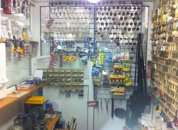 Фото Дом быта в популярном сетевом магазине (3 года работы)