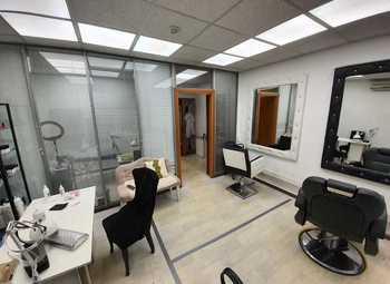 Салон красоты с большой площадью с субарендой