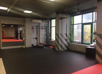 Спортивный клуб высокого уровня у метро