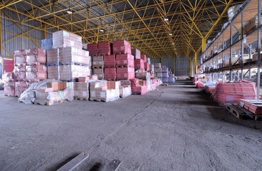 Юридическое лицо с недвижимостью в собственность (магазин+склад)