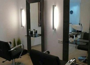 Фото Салон красоты с наработанной базой постоянных клиентов