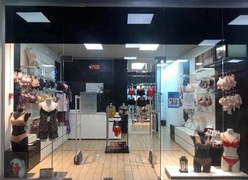 Французский магазин нижнего белья и купальников в ТЦ