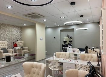 Салон красоты у метро и с бесплатной парковкой