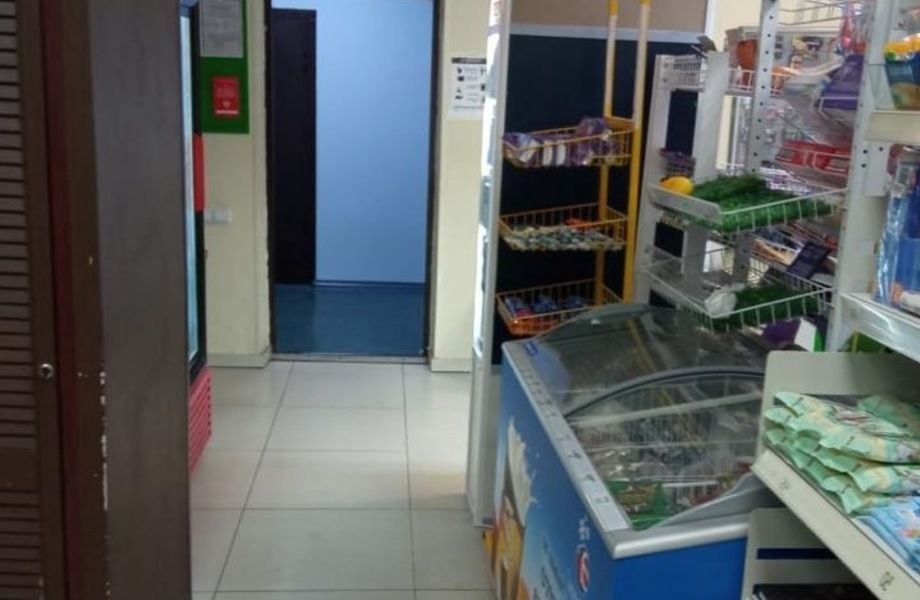 Фото 2 Продуктовый магазин в бизнес-центре