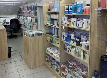 Фото Сервисный центр в центре в проходном месте