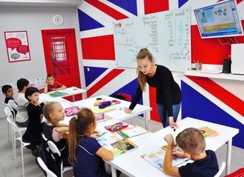 Прибыльный учебный центр стилизованный под лондонское метро