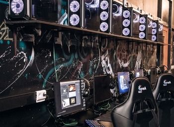 Фото Компьютерный клуб в ТЦ с огромной проходимостью