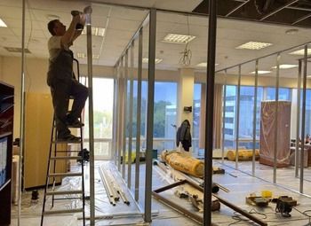 Монтажная компания по установке офисных перегородок (300 000₽ / месяц)