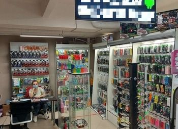 Магазин мобильных товаров / ремонт телефонов