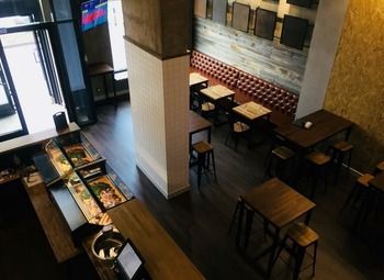 Пивной бар + пиццерия у метро