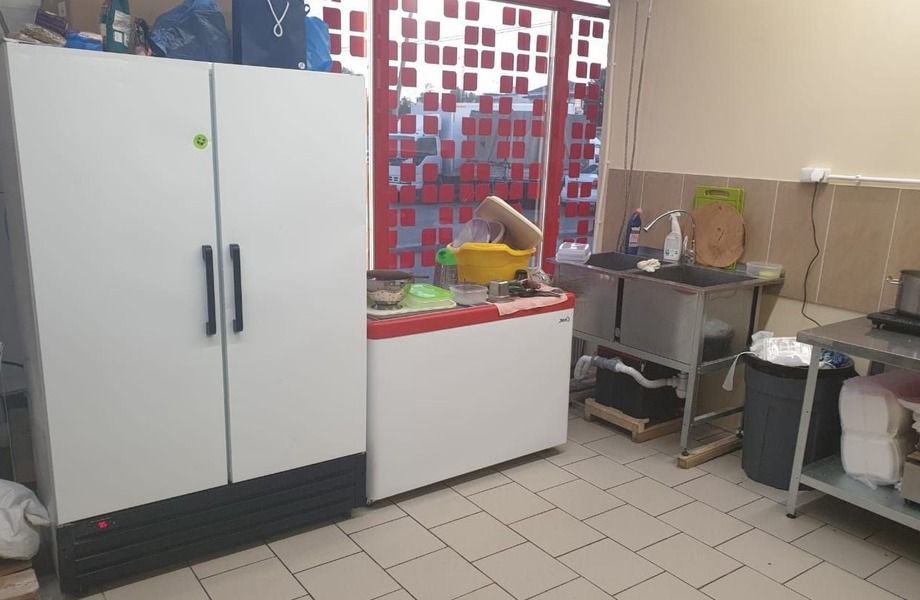 Пекарня около касс магазина Верный