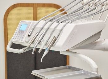 Фото Стоматологическая клиника с зуботехнической лабораторией и рентгеном