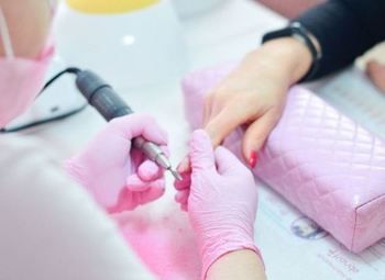 Премиальный салон красоты в центре / Наработанная база клиентов 