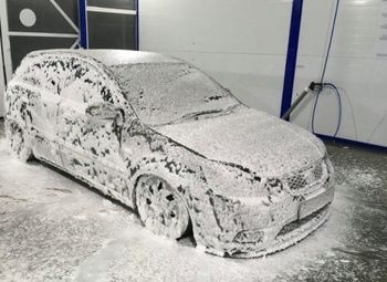 Автомойка на первой линии с высоким автомобильным трафиком