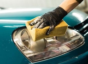 Фото Автомойка на первой линии с высоким автомобильным трафиком