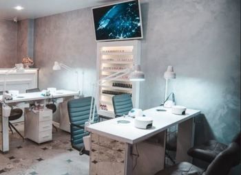 Новая студия маникюра по цене оборудования 